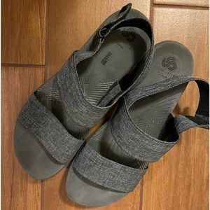 Clark’s Cloudstepper Sandals, stretch fabric, memory foam insoles. Very comfy.